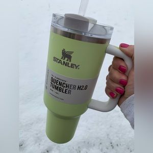 ✅NWT Stanley Adventure 40oz StainlessSteel Quencher Tumbler Green